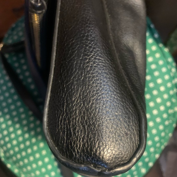 2 Liz Claiborne crossbody bags - Picture 5 of 13